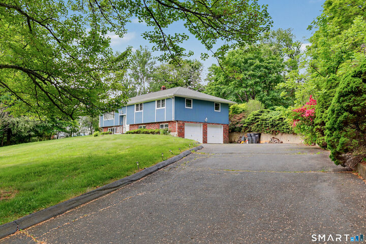 Property Photo:  44 Haverhill Road  CT 06611 