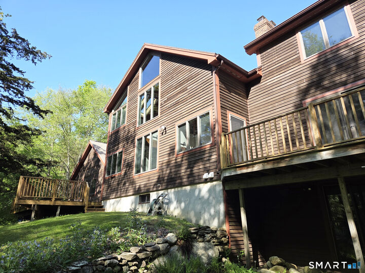 Property Photo:  