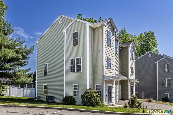 Property Photo: 49 Quarry Farms 49 CT 06451