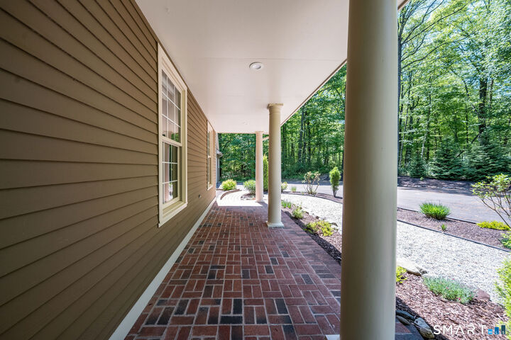 Property Photo:  118 Genesee Lane  CT 06443 