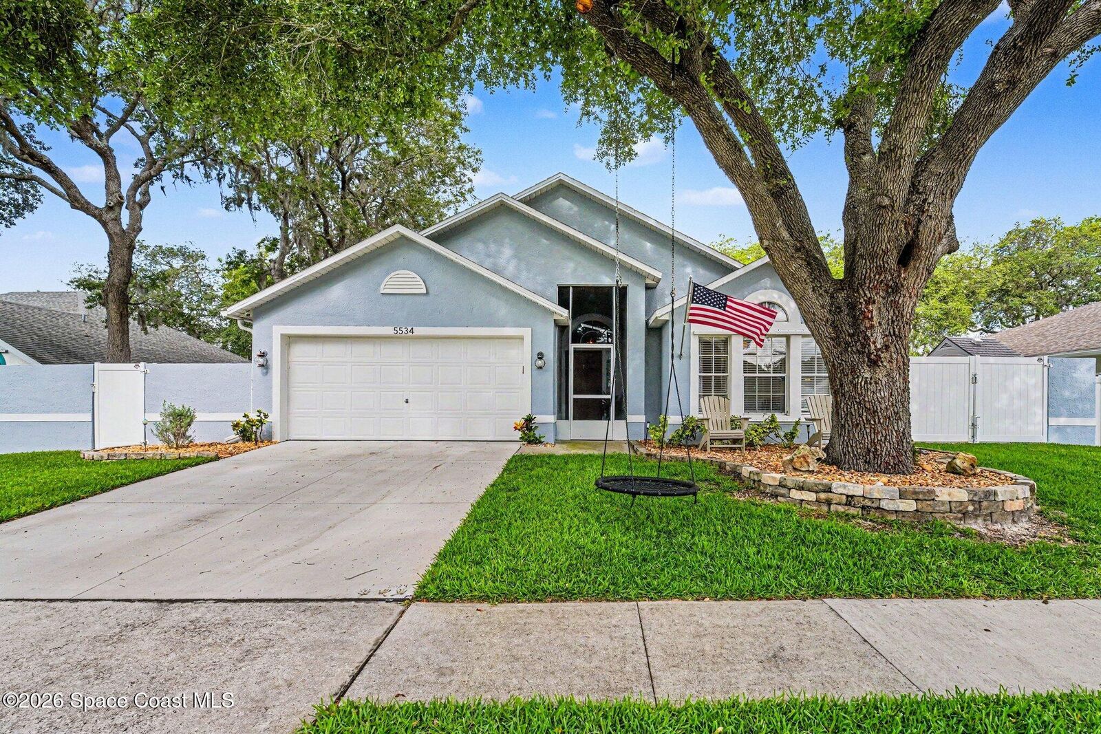 Property Photo:  5534 Oak Hollow Drive  FL 32780 