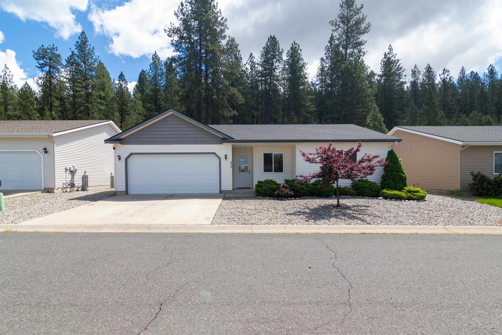 Property Photo: 5914 N Vantage Ln WA 99217