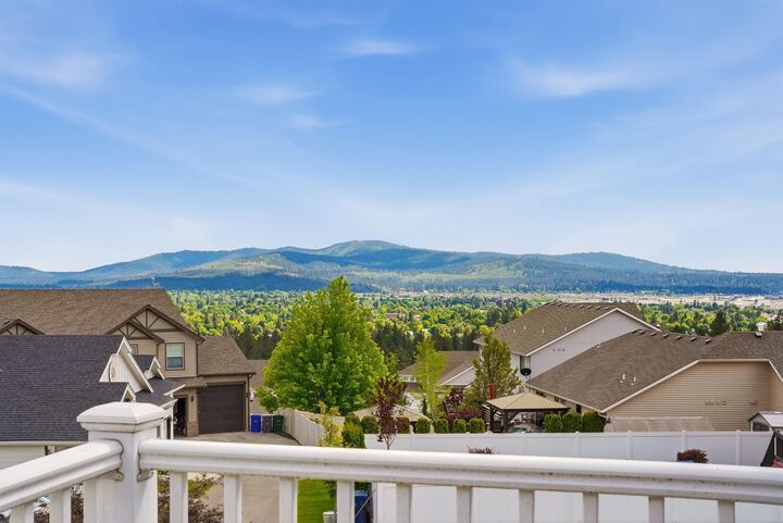 Property Photo:  5106 N Emerald Ln  WA 99212 
