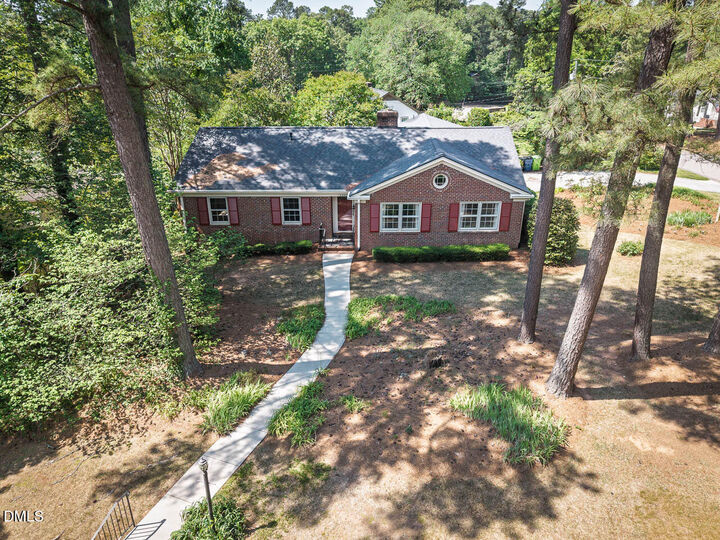 Property Photo:  3007 Charwood Place  NC 27612 
