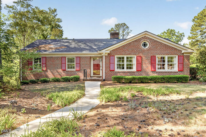 Property Photo: 3007 Charwood Place NC 27612
