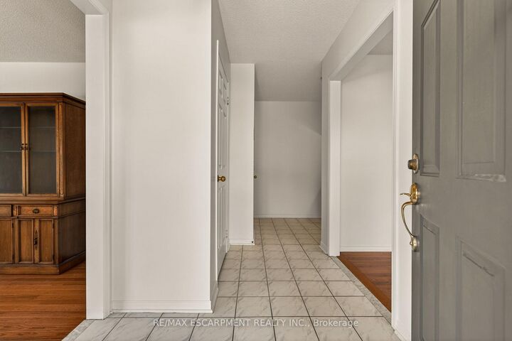 Property Photo: 11 Pirie Drive 19 ON L9H 6Z6
