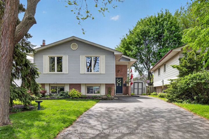 31 Beechbank Crescent — photo 1