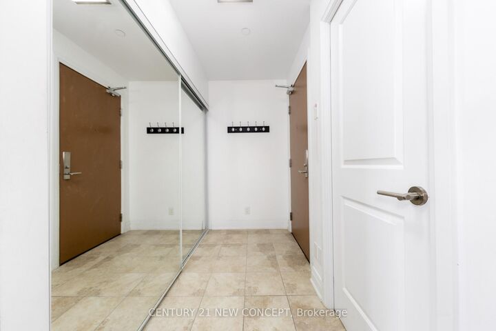Photo de la propriété: 520 Steeles Avenue W 1212 ON L4J 0H2