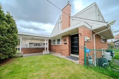 Photo de la propriété:  38 Deerfield Road  ON M1K 4X1 