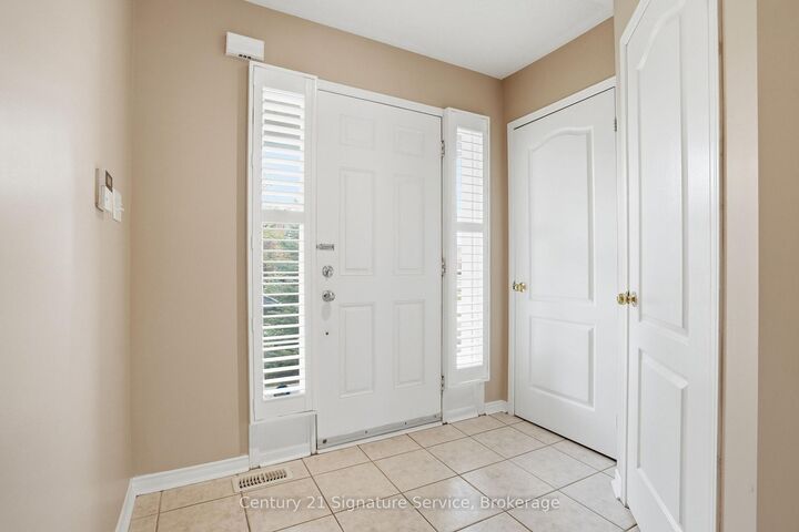 Property Photo: 4 Cloverlawn Street ON L7A 3X6