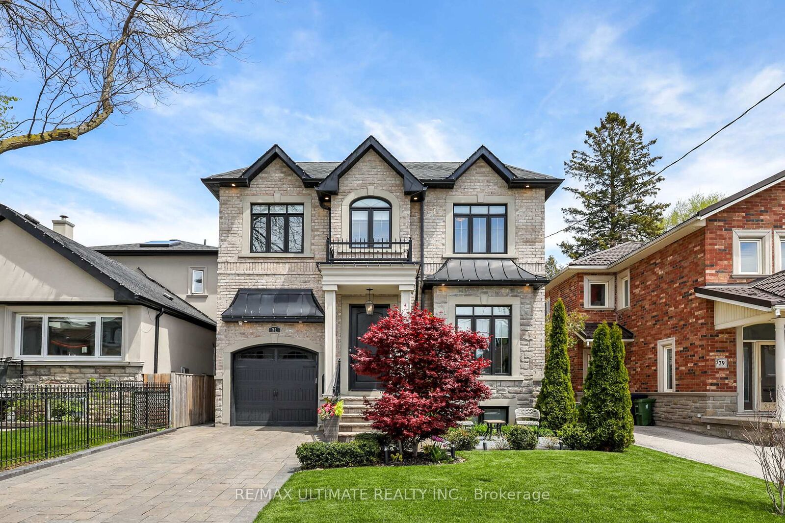 Property Photo:  31 Presteign Avenue  ON M4B 3A9 
