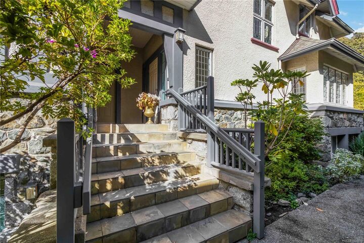 Property Photo:  349 Foul Bay Rd F  BC V8S 4G6 