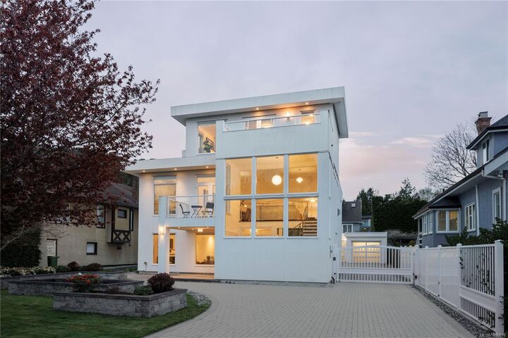 Property Photo:  376 King George Terr  BC V8S 2K3 