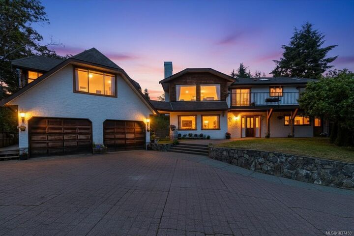 Property Photo: 5 Highbank Rd BC V9B 1V3