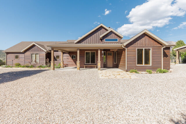 Property Photo:  61 S 850 E  UT 84781 