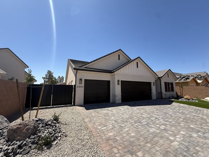 Property Photo:  2002 N Creek Side Ct  UT 84780 