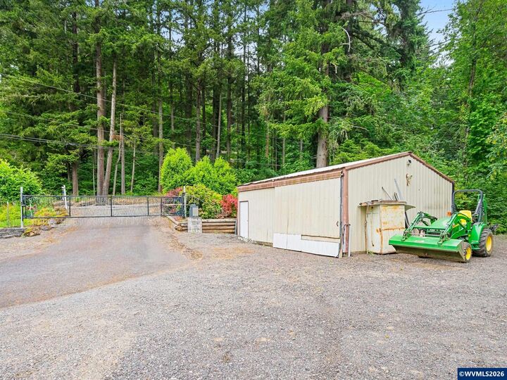 Property Photo:  16110 S Maplelane Rd  OR 97045 