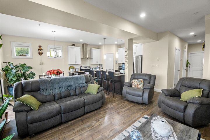 Property Photo: 47042 Macfarlane Place 38 BC V2R 0P3