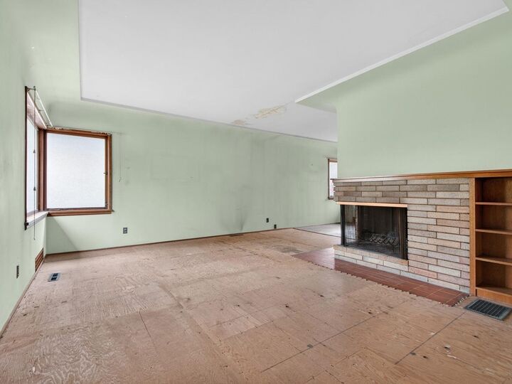 Property Photo: 3325 E 49th Avenue BC V5S 1L7