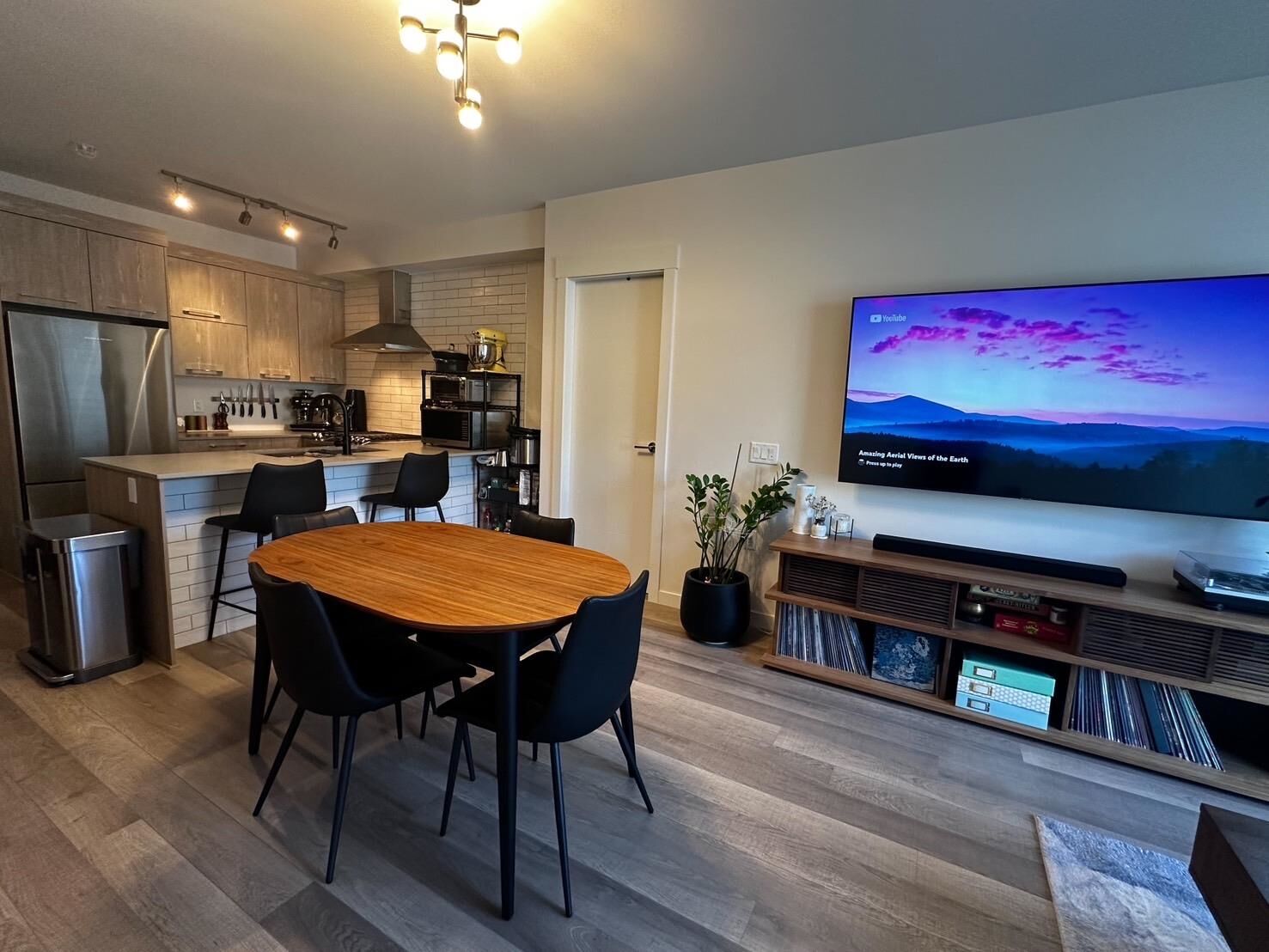 Property Photo:  1012 Auckland Street 202  BC V3M 0M3 
