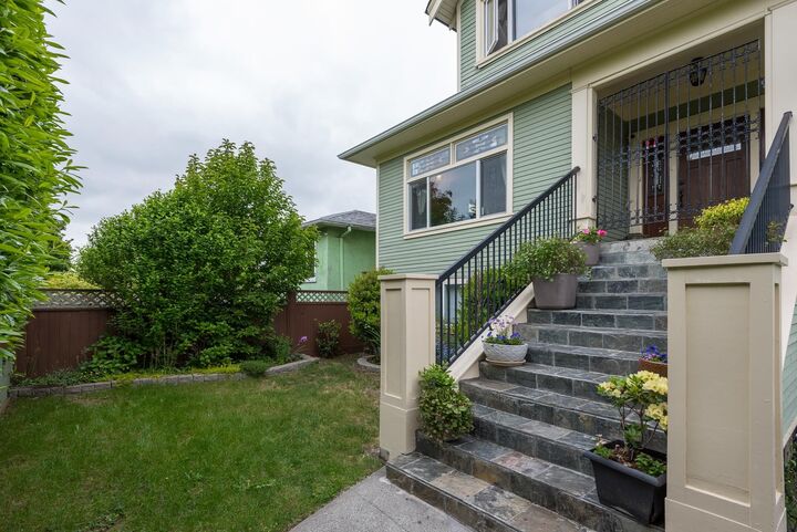 Property Photo:  341 E 58th Avenue  BC V5X 1V8 