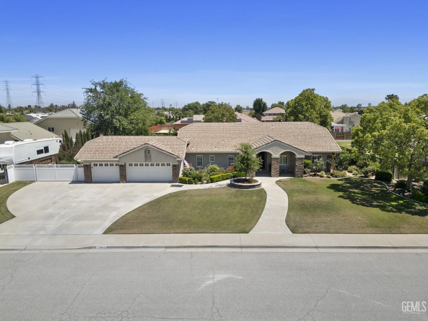 Property Photo:  2800 Adee Lane  CA 93314 