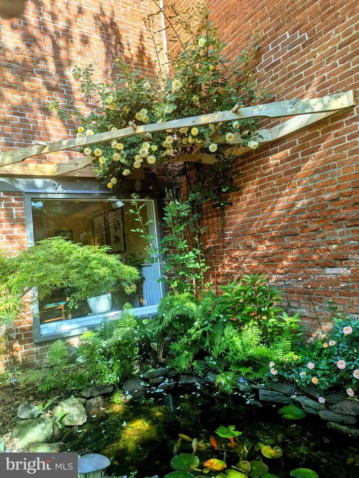 Property Photo: 119 S Duke Street PA 17602