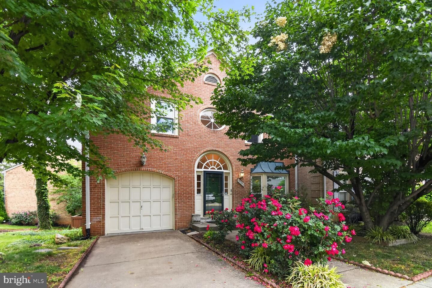 Property Photo:  7435 Crestberry Lane  MD 20817 