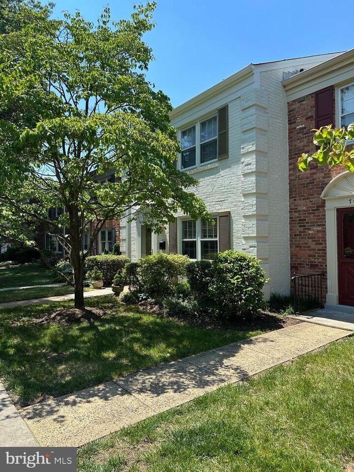 Property Photo:  7024 Alicent Place  VA 22101 