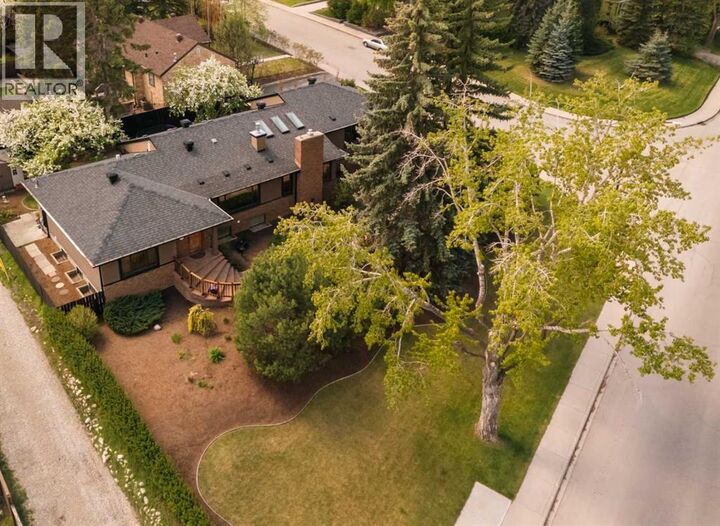 Property Photo:  1109 Council Way Southwest  AB T2T 1X5 