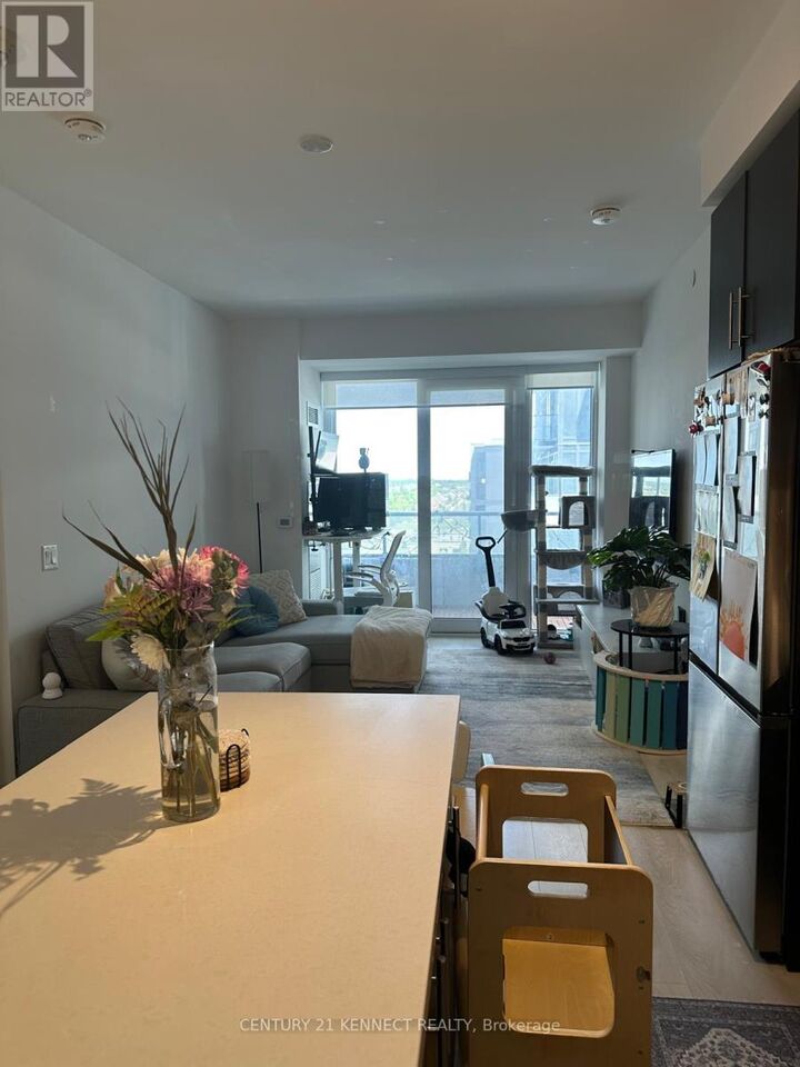 Property Photo:  95 Oneida Crescent 1008  ON L4B 0H5 