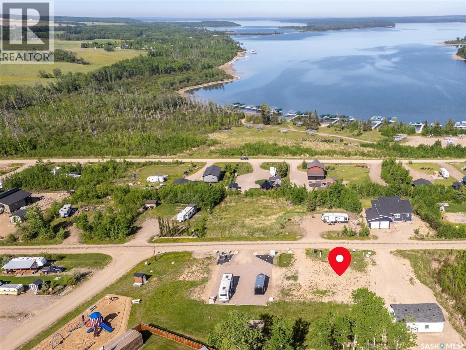 Property Photo:  914 Diamond Willow Drive  SK S0M 1A0 