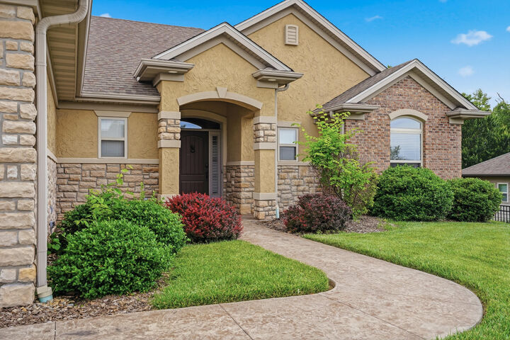 Property Photo:  4013 Shearwater Dr  MO 65203 