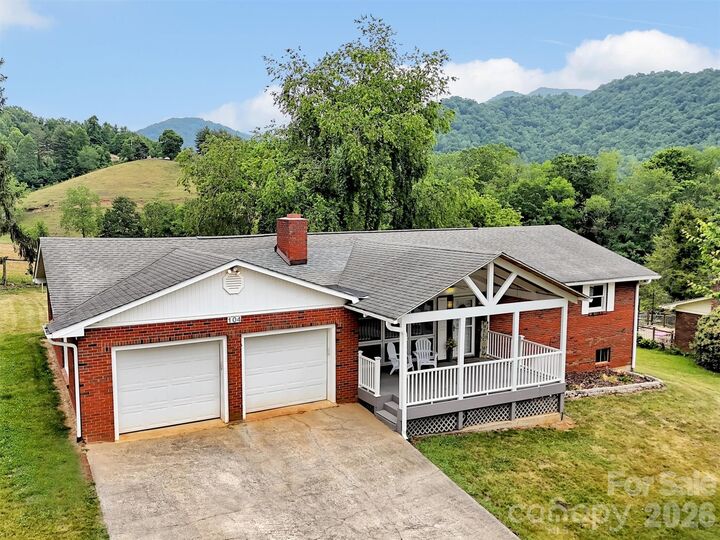 Property Photo:  104 Beaverdam Heights Drive  NC 28716 