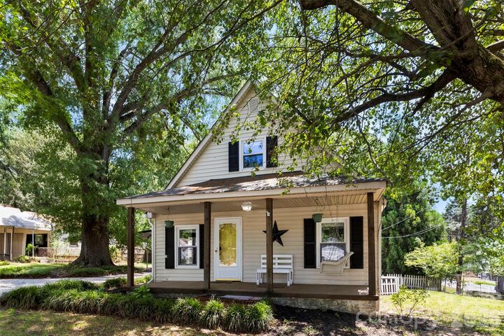 Property Photo:  602 E Lee Avenue  NC 28016 
