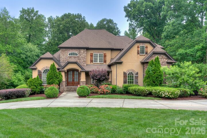 Property Photo:  6543 Robin Hollow Drive  NC 28227 