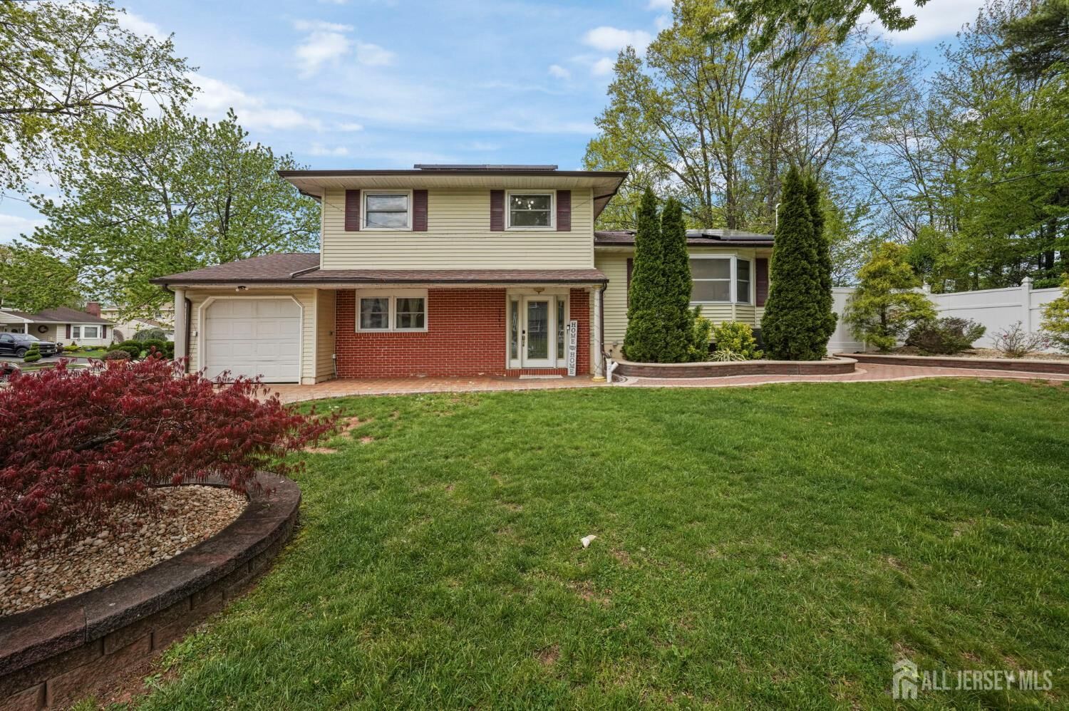 Property Photo:  1351 Suwanee Drive  NJ 08902 