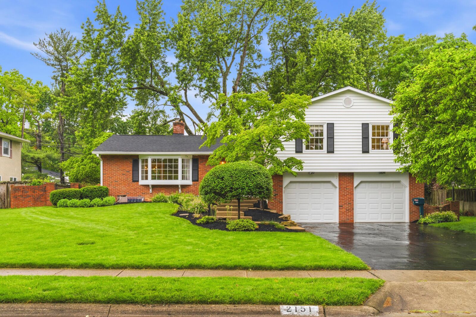 Property Photo:  2151 Pinebrook Road  OH 43220 