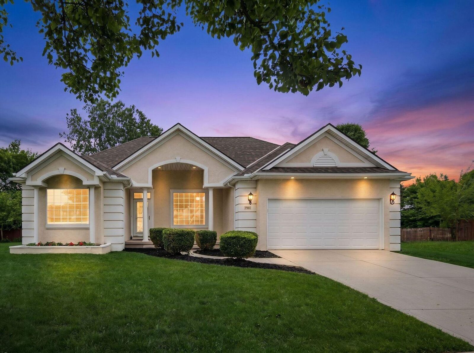 Property Photo: 5861 Stillponds Place OH 43228