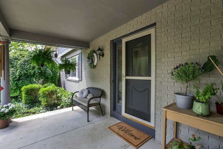 Property Photo:  5765 Shadowbrook Drive  OH 43235 