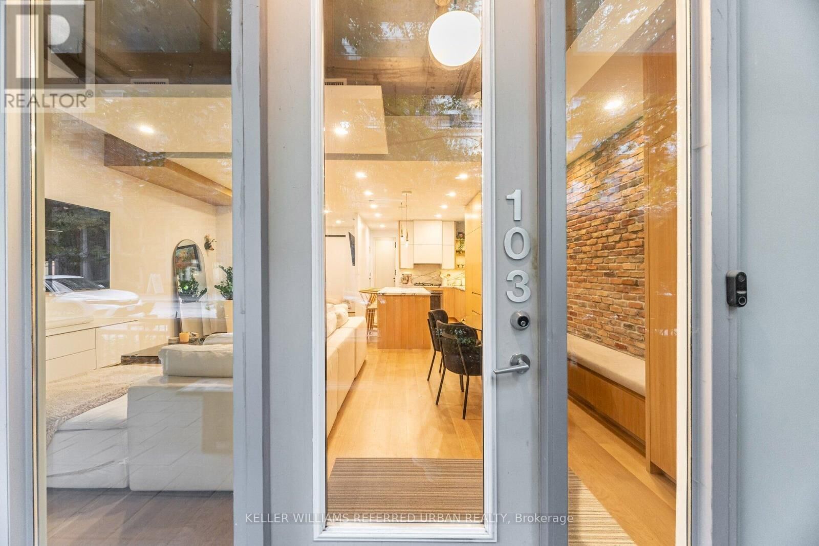 Property Photo:  20 Stewart Street 103  ON M5V 1H6 