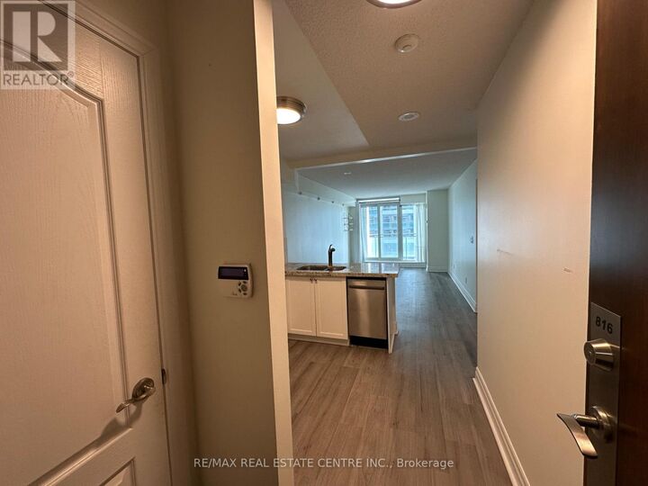 Property Photo: 2121 Lake Shore Boulevard West 816 ON M8V 4E9
