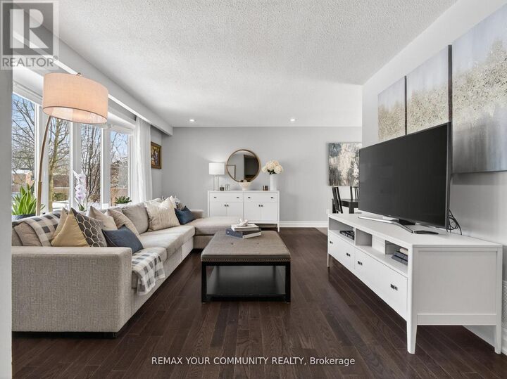 Property Photo:  107 Orchard Heights  ON L4G 2Z8 