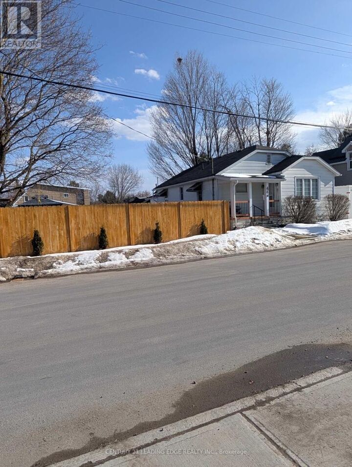 Property Photo: 44 Macdonald Street South ON K7S 2W5