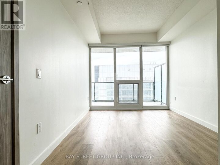 Property Photo:  85 McMahon Drive 3605  ON M2K 0H1 