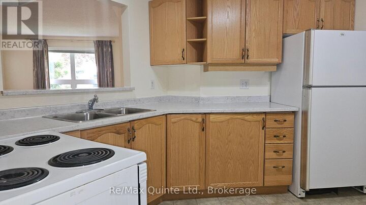 Property Photo:  1171 Millwood Avenue 4  ON K6V 7L5 