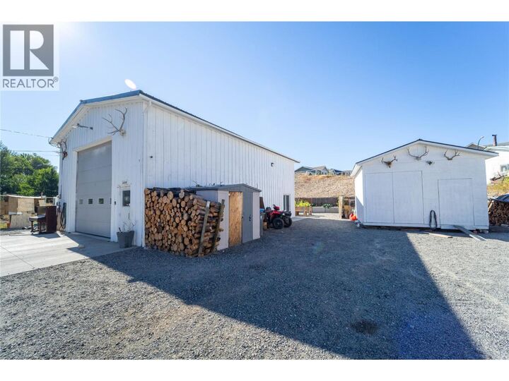 Property Photo:  1550 Walnut Avenue  BC V1K 1L3 