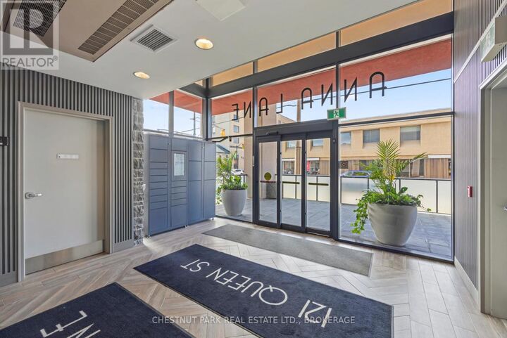 Property Photo: 121 Queen Street 602 ON K7K 0G6