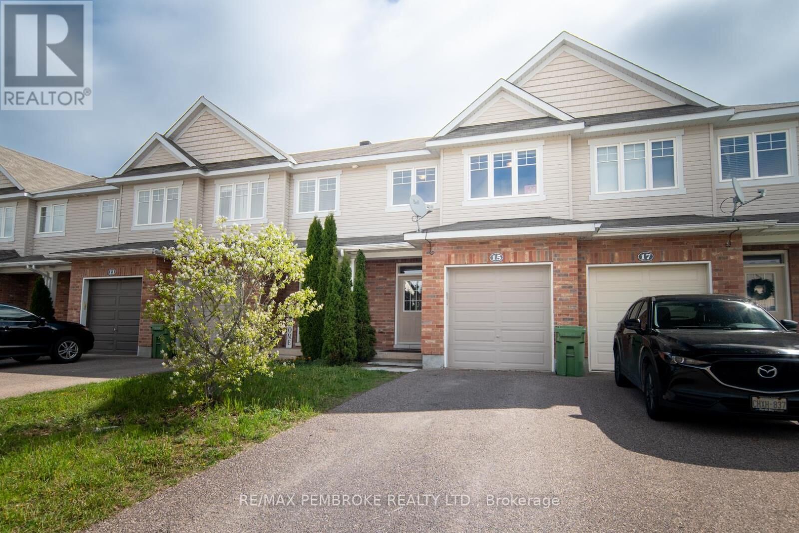 Property Photo: 15 McNamara Street ON K8H 0C4