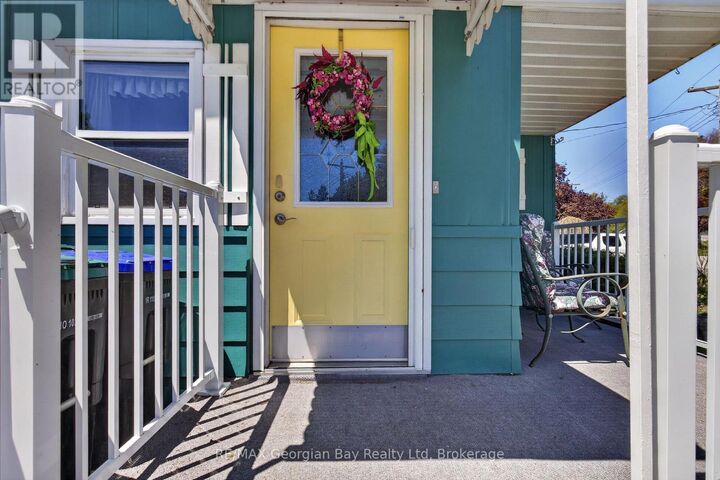 Property Photo:  525 Midland Point Road 28  ON L4R 5G9 